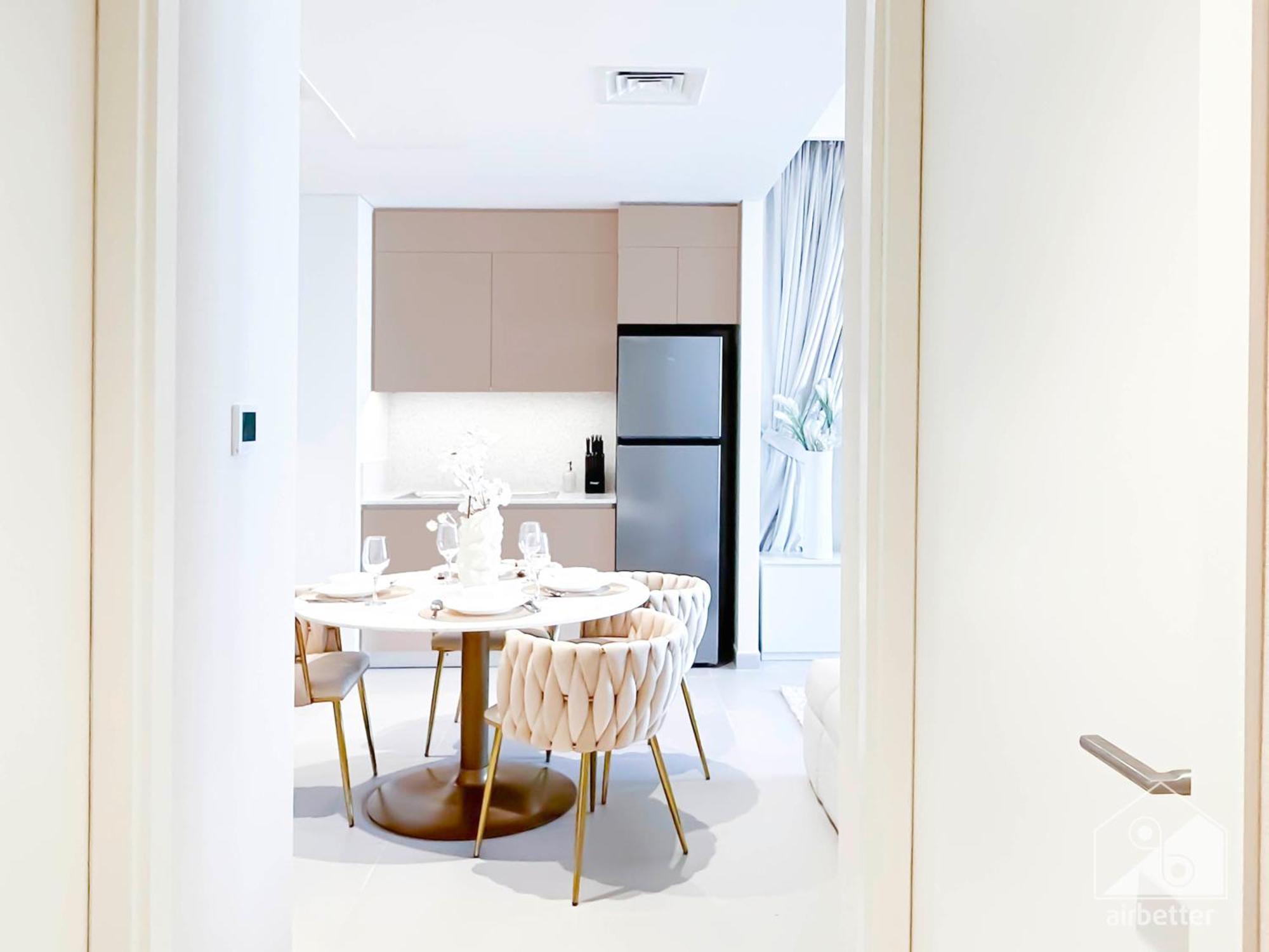 Elegant 1b Apt&balcony In The Heart Of Creek Apartment