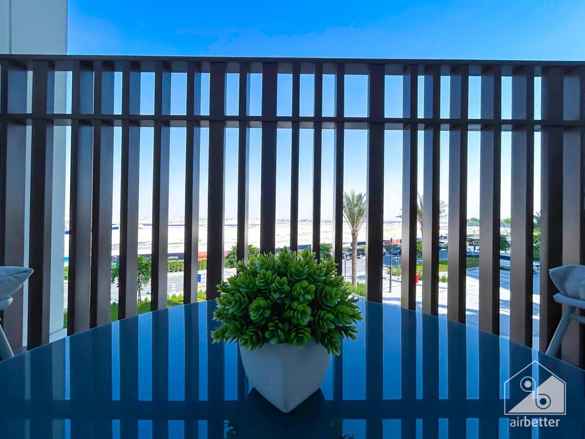 Elegant 1b Apt&balcony In The Heart Of Creek *