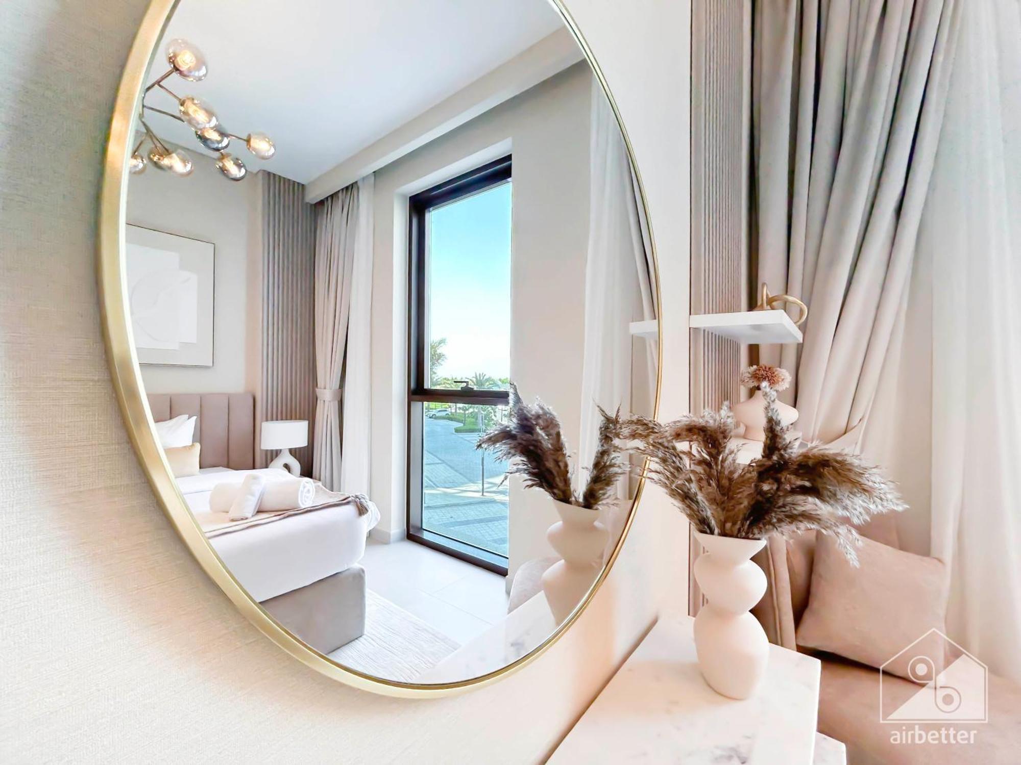 Elegant 1b Apt&balcony In The Heart Of Creek Dubai
