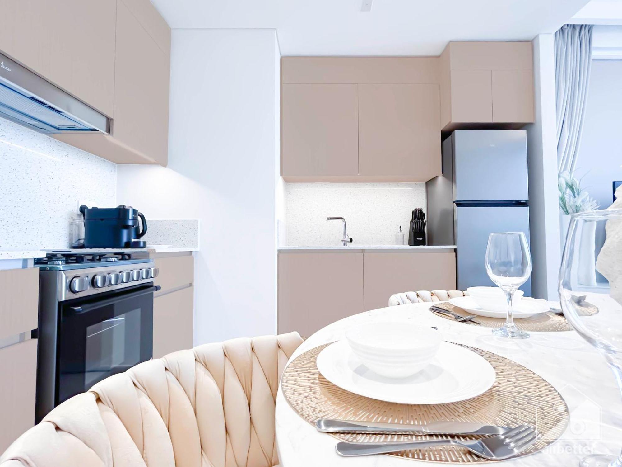 Apartment Elegant 1b Apt&balcony In The Heart Of Creek