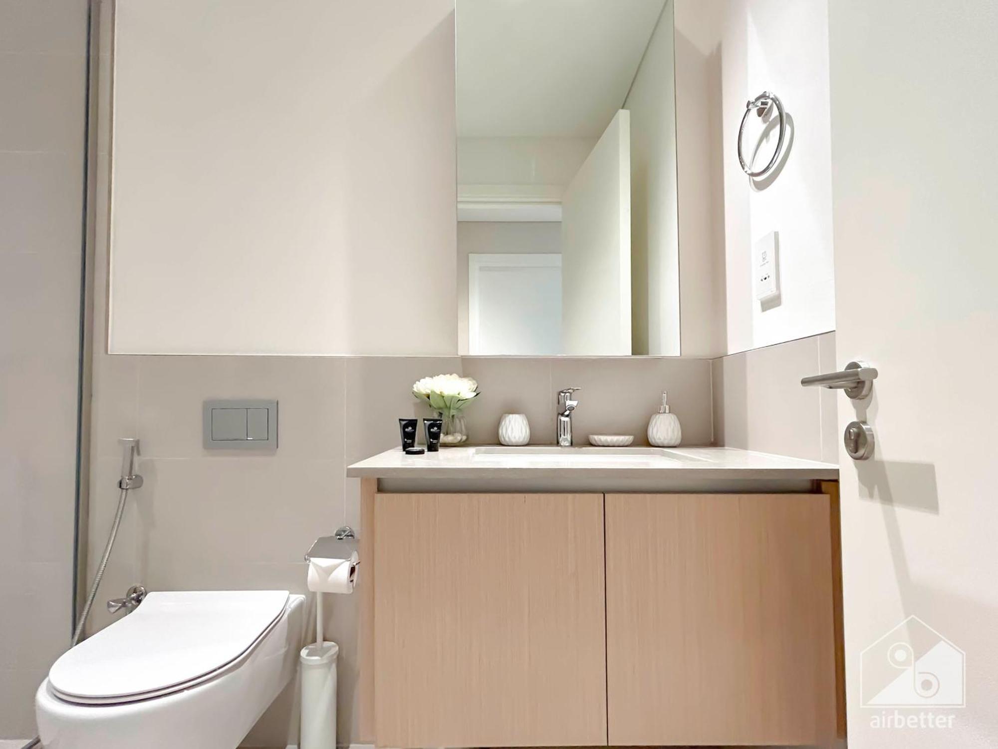 Apartment Elegant 1b Apt&balcony In The Heart Of Creek *